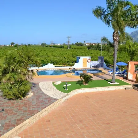 Chalet En Con Piscina Privada *
