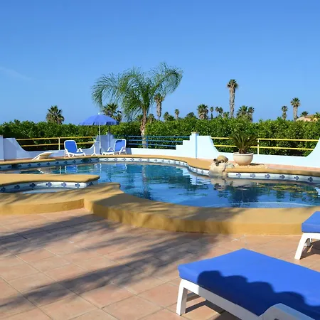 En Con Piscina Privada Chalé
